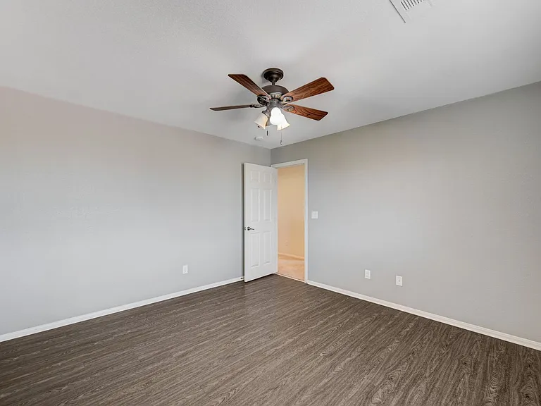 6637 Cliff Shore Ct — Photo 53