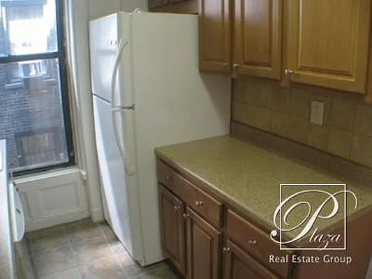 Rented by Plaza Real Estate Group | media 49