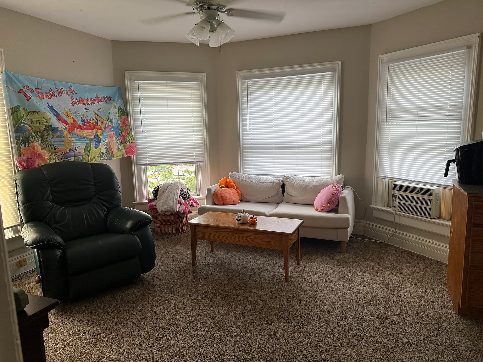 3 bed, $1,125 — Photo 2