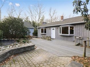 211 Laurel Ln, South Kingstown, RI 02892