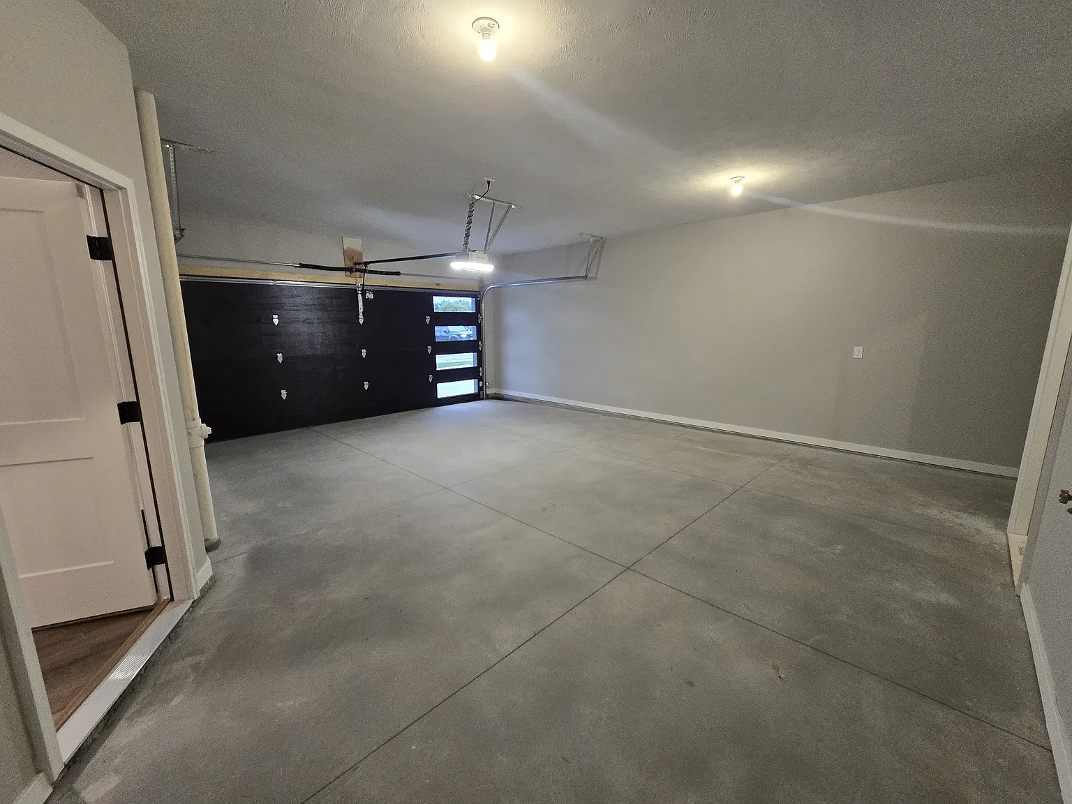 3 bed, 2.5 bath, 1683 sqft, $3,200 — Photo 4