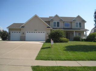 5361 Julie Ann Ct, Bettendorf, IA 52722