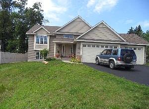 1st image of 747 Crestview Dr N