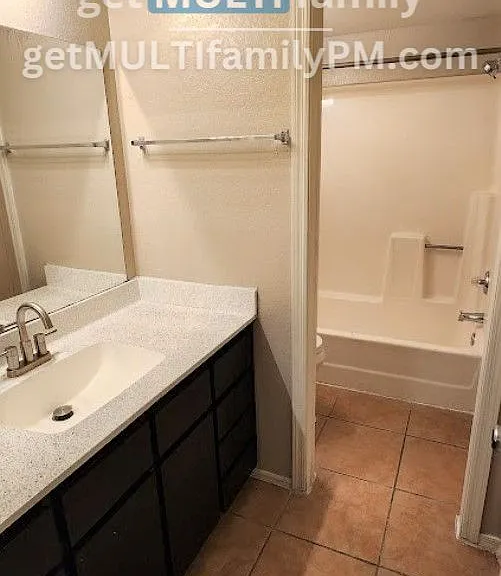 1903 N Spg #202 — Photo 9