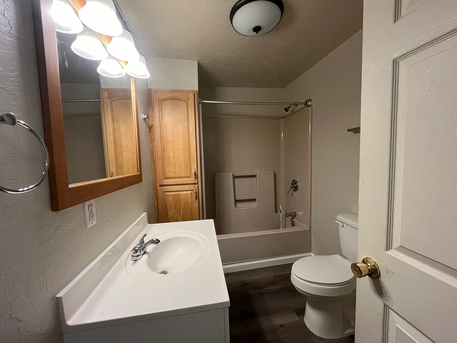 3 bed, 1266 sqft, $900 — Photo 3