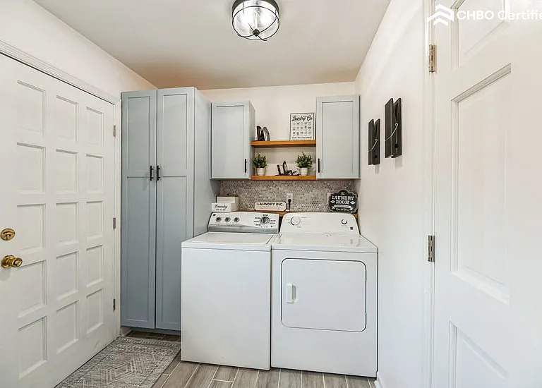 1710 Folly Rd — Photo 15