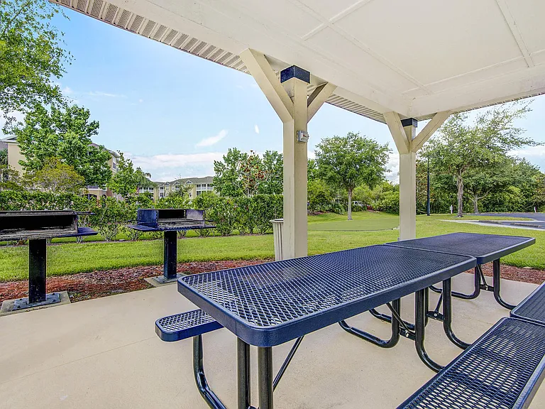 Rose Harbor Apartments — Photo 6