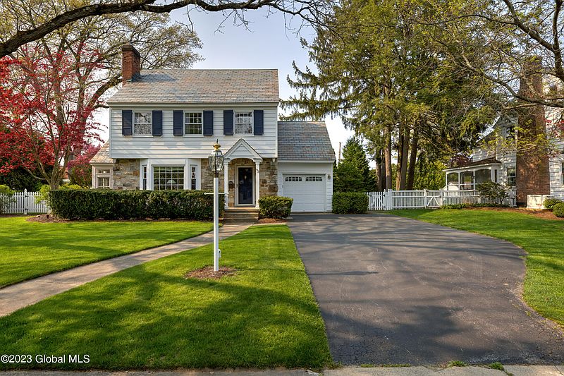 2nd image of 93 5th Avenue