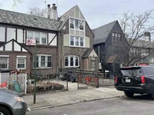 34-28 72nd Street, Jackson Heights, NY 11372