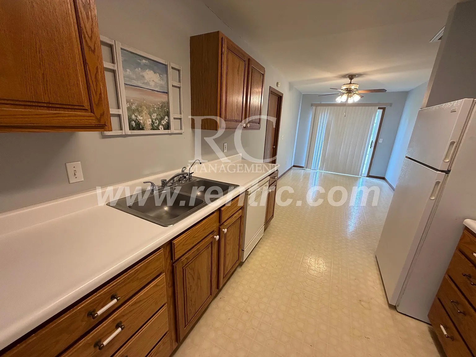 2 bed, 1112 sqft, $825 — Photo 3