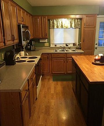 3rd image of 443 Howard Ave