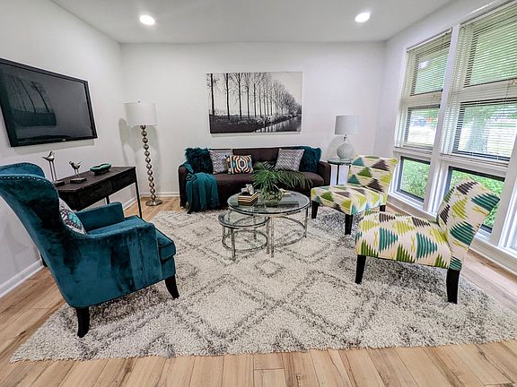 4th image of 2132 Jade Dr