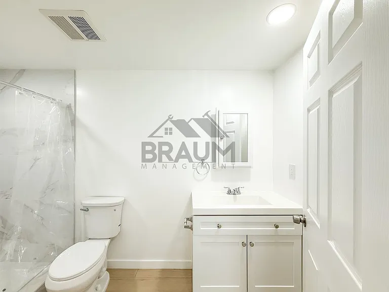 11459 COLLINS ST. — Photo 8