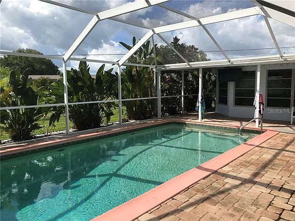 3rd image of 644 Blue Ln