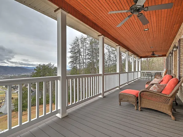 128 Willshire Dr, Elizabethton, TN 37643