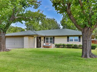 2007 Cypress Dr, Gainesville, TX 76240