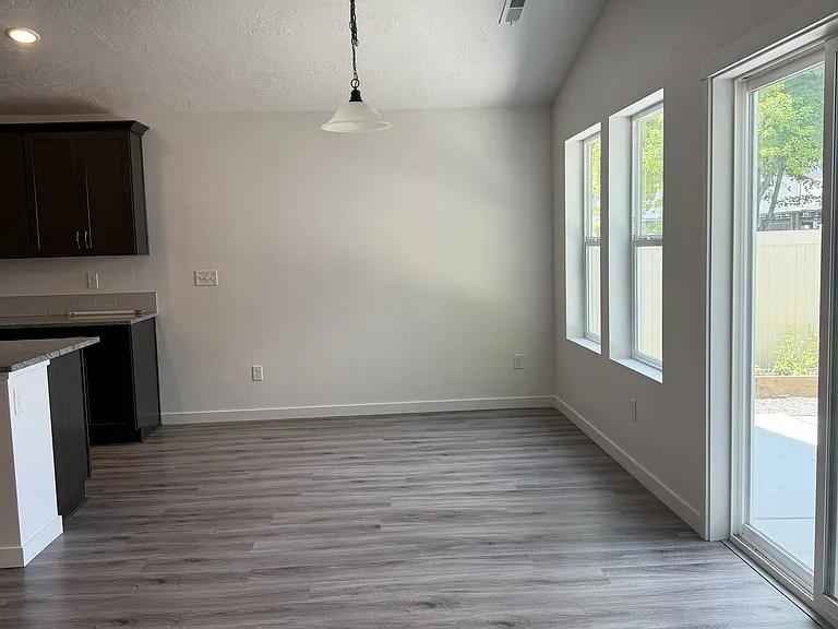 246 W Waukesha St — Photo 8
