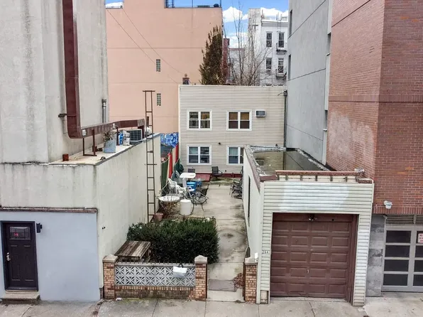 264 N 9th St, Brooklyn, NY 11211