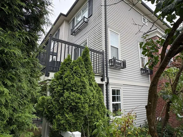 2495 Davies Ave #11, Pt Coquitlam, BC V3C 0B2