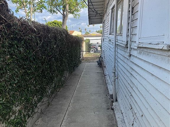 4th image of 5077 Huntington Dr N