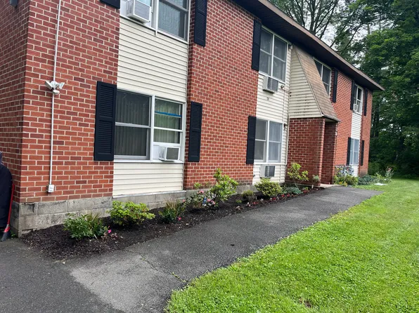 34 Winne Pl APT 1, Glenmont, NY 12077
