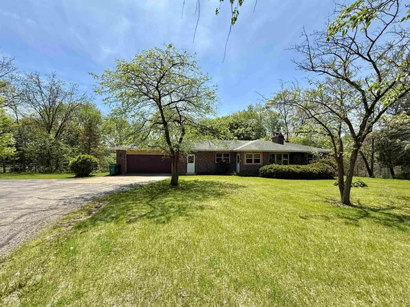 3620 Valerie Rd, Roscoe, IL 61073