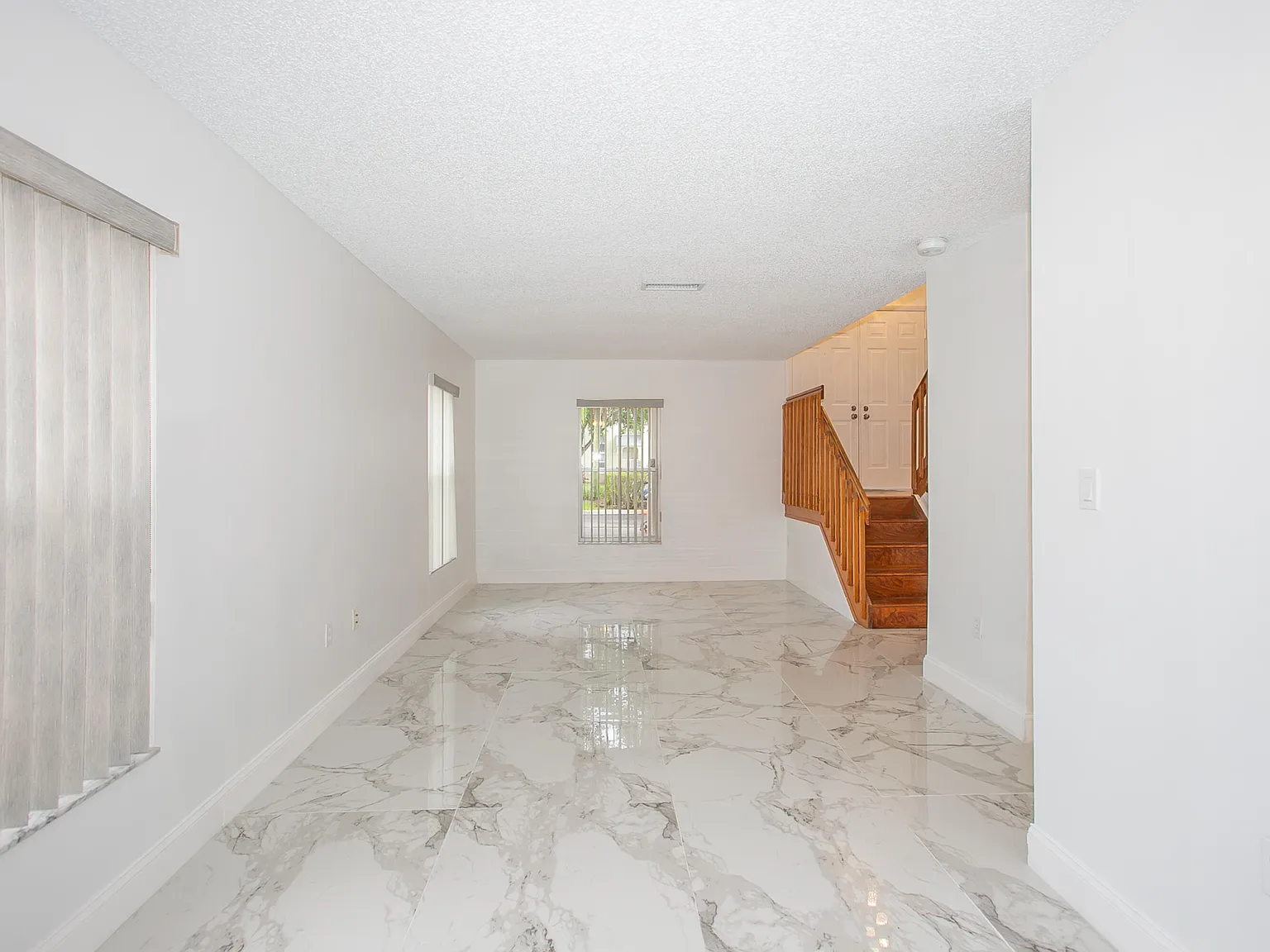 3 bed, 2.5 bath, 1500 sqft, $3,200 — Photo 3