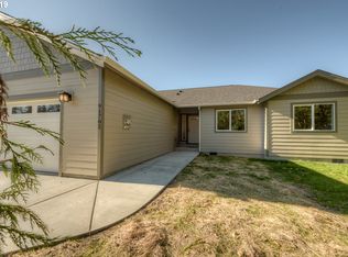 91702 Smith Lake Rd, Warrenton, OR 97146