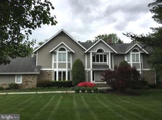 2 Ruxton Green Ct, Towson, MD 21204