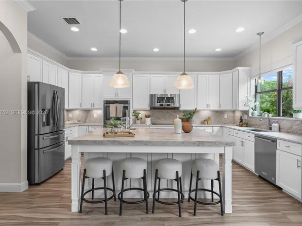 8142 Bradford Way, Parkland, FL 33076