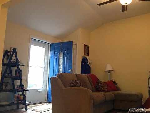 3rd image of 14 Pilgrim Ln