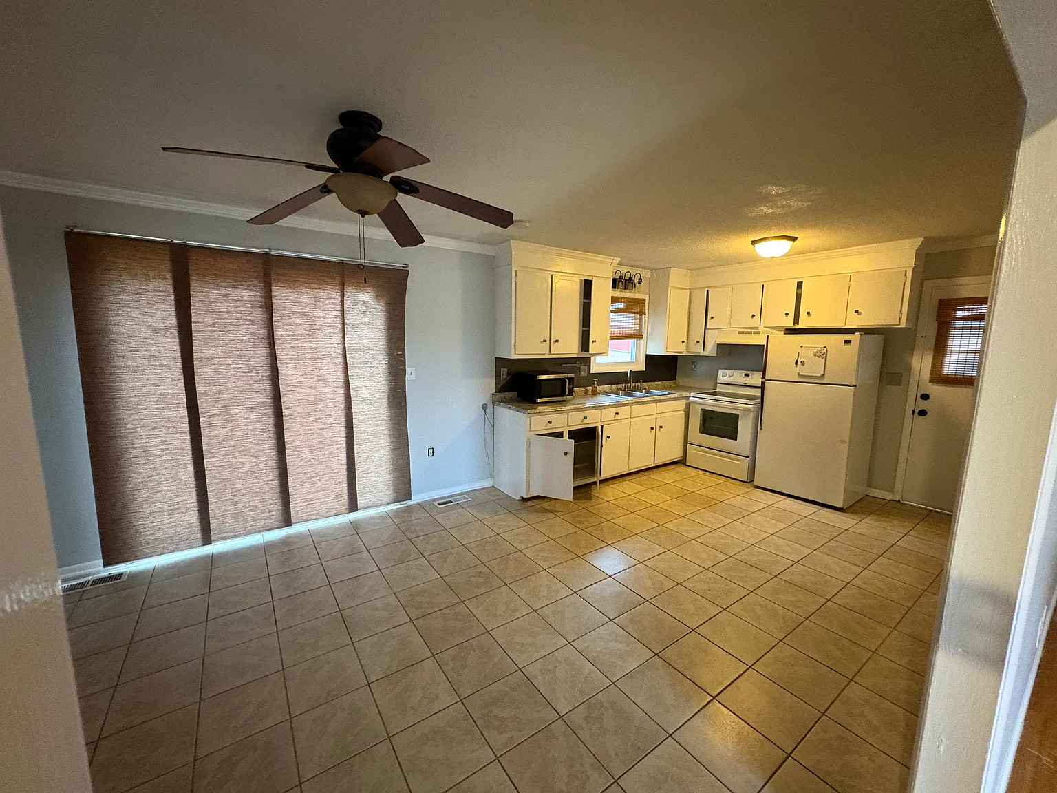 3 bed, 1066 sqft, $1,500 — Photo 2