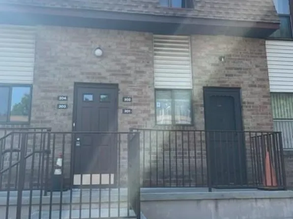 202 N Oaks Blvd, North Brunswick, NJ 08902