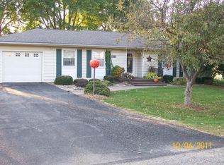 218 N Johnson St, Oneida, IL 61467