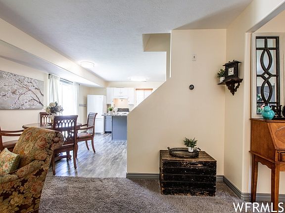 5th image of 48 N Montrose Ln E