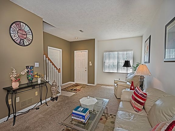 4th image of 22 Elena Ave