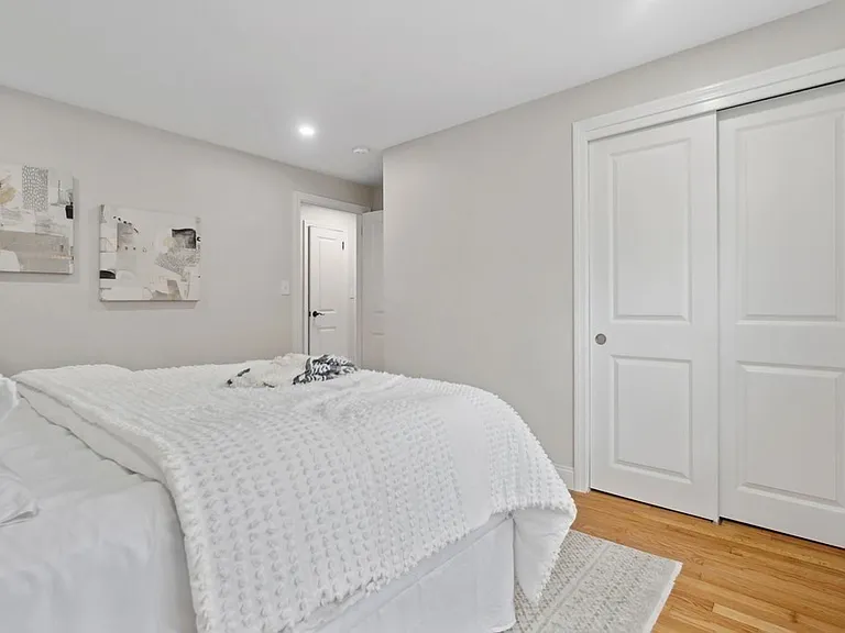 9-13 Sutherland Rd #1 — Photo 19