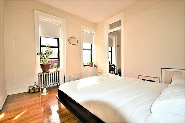 Rented by Bold New York | media 5