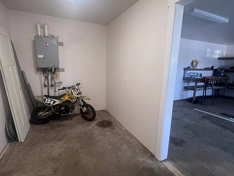 1809 Caroline Ave — Photo 28