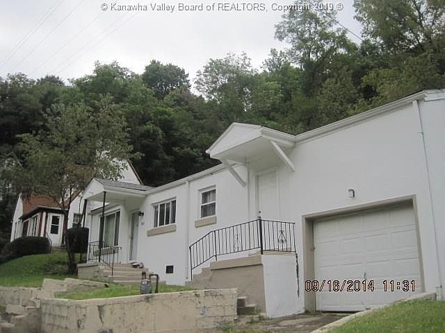 1st image of 1842-B Oakridge Dr
