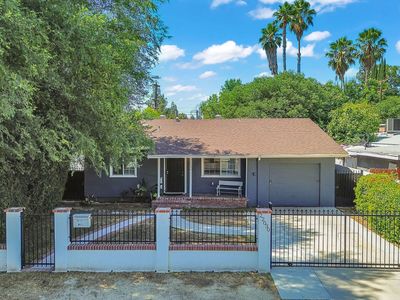 22030 Schoolcraft St, Canoga Park, CA, 91303