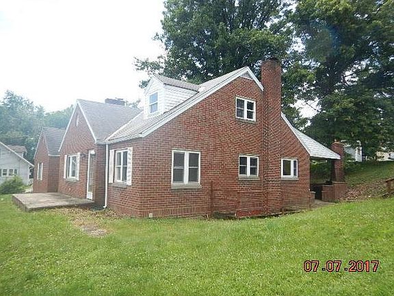 2nd image of 401 Wayne St