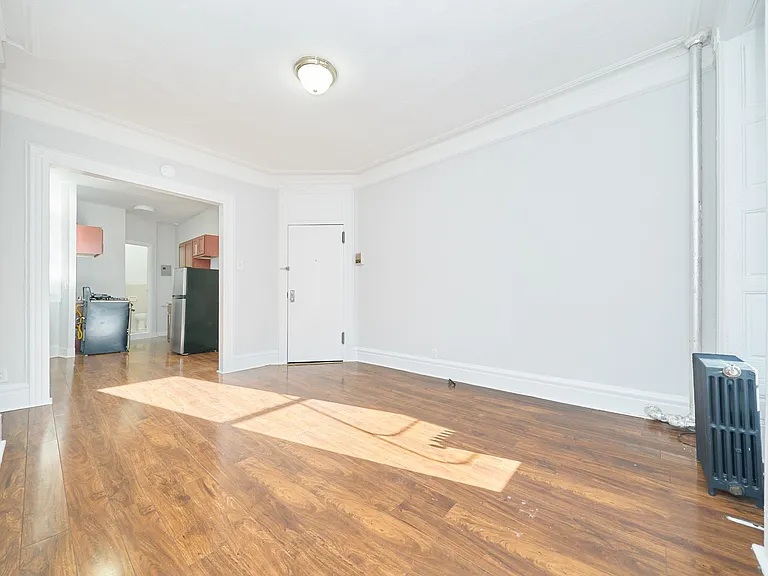 529 E 81st St #2D — Photo 2