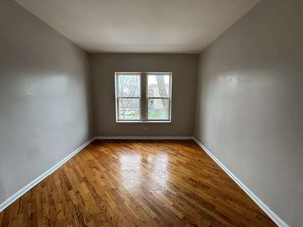 3807 W Thomas St #1, Chicago, IL 60651