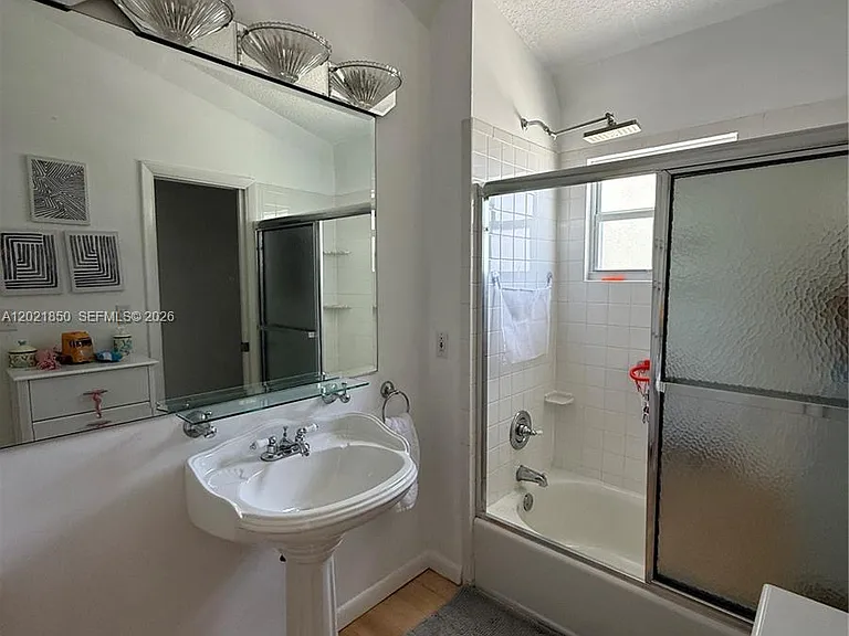172 Valois Blvd — Photo 23
