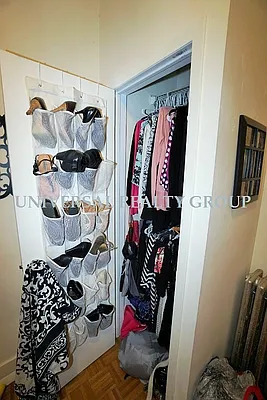 Rented by Universal Realty Group | media 10