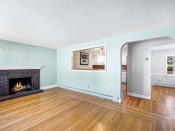 5th image of 36 Tophill Dr