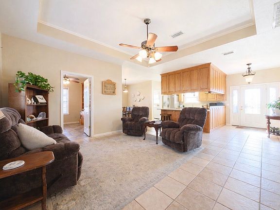 4th image of 1 Saddleback Rd