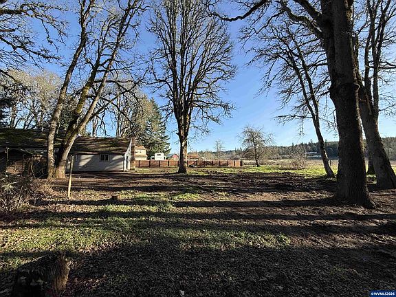 4th image of 30626 Santiam Hwy