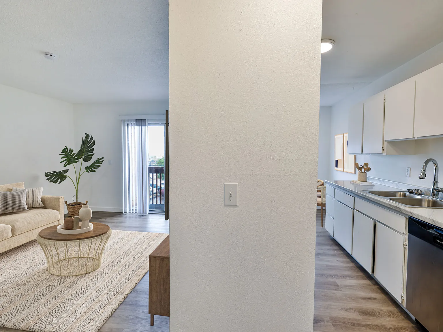 2 bed, 750 sqft, $1,325 — Photo 3